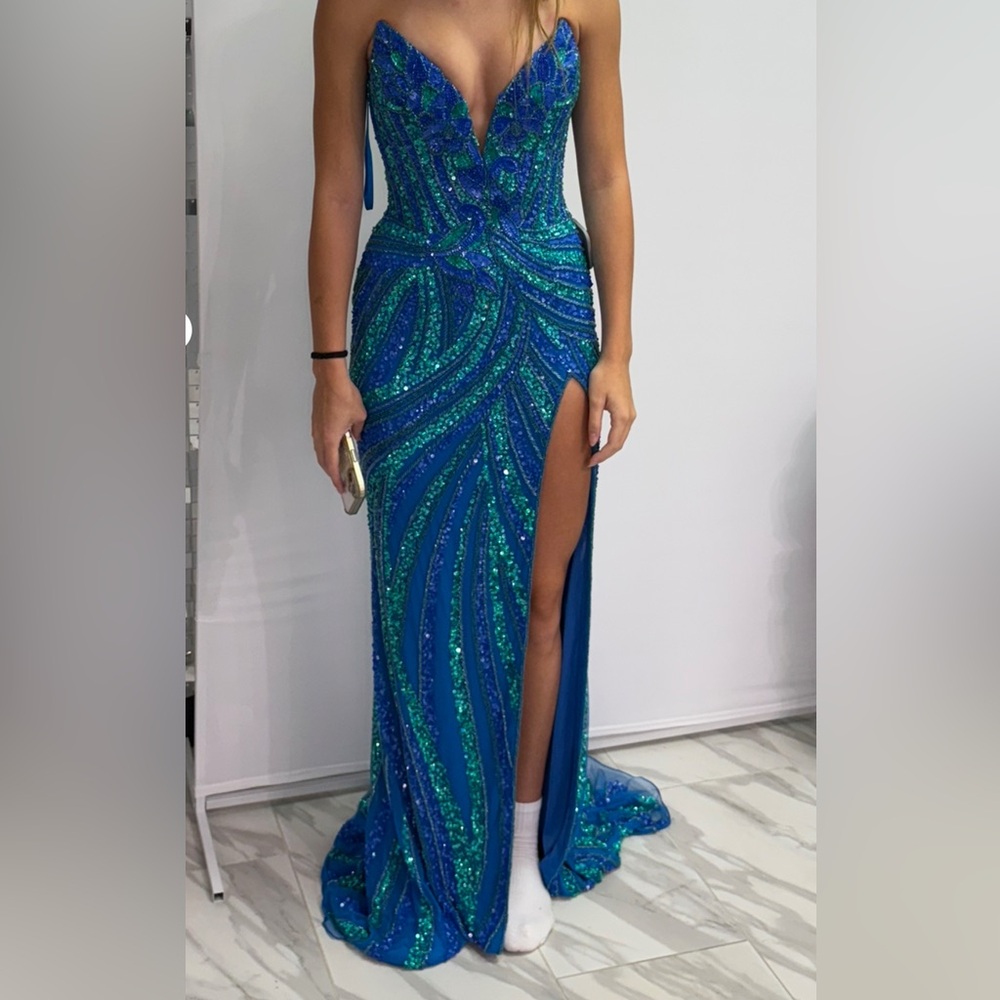 00 Ashley Lauren 11236 $400!! - Picture 2 of 3